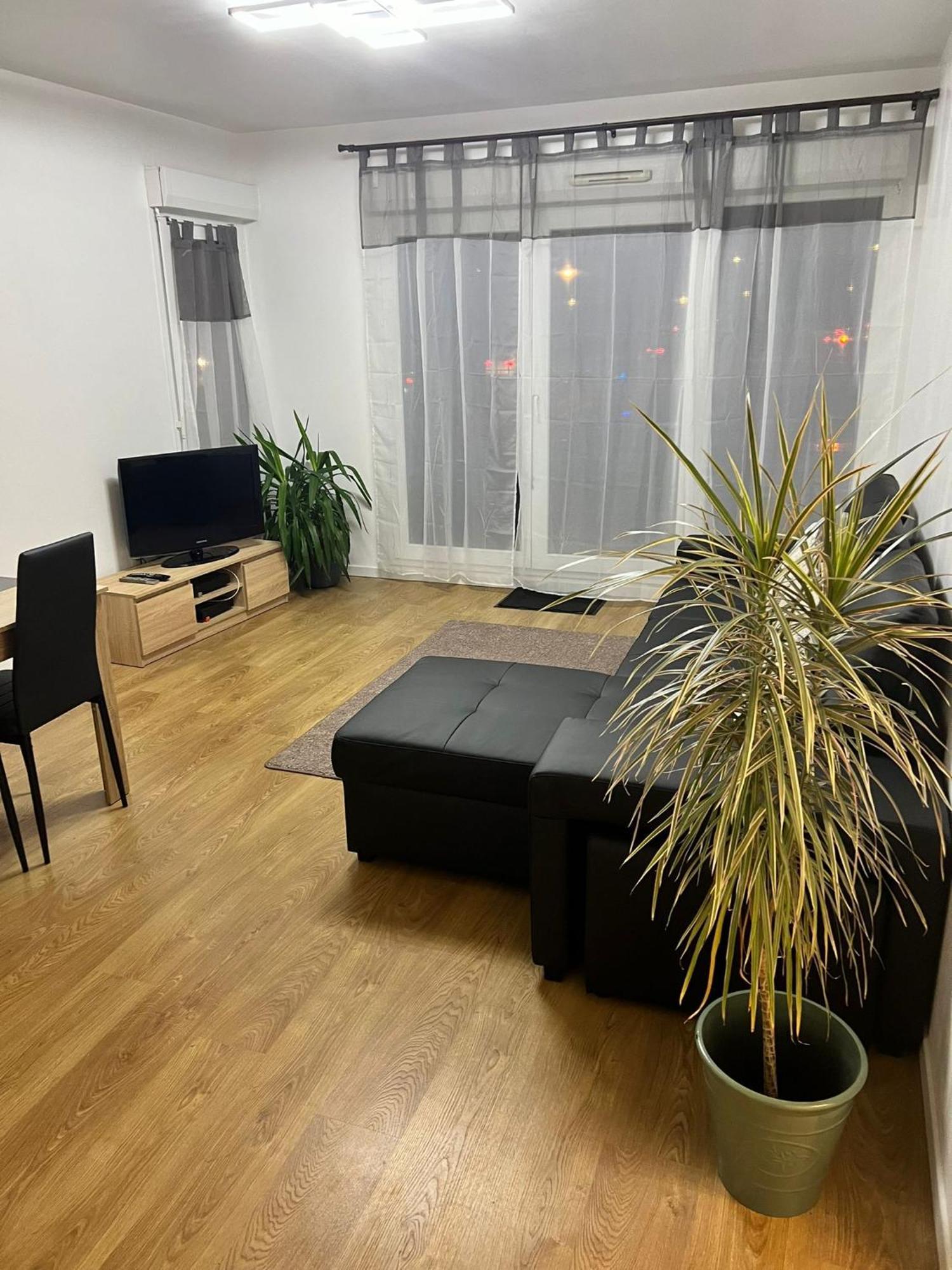 Appartement 5Min Gare Rer Disneyland Paris Val D'Europe La Vallee Village Parking Inclus Montévrain Buitenkant foto